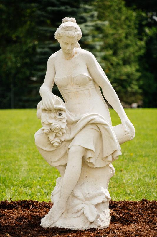 Flower queen statue